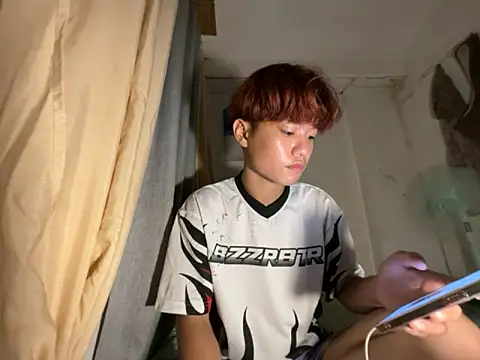 Snapshot of ur_little_secret chatting on 11-25-25, 02:17 ur little secret online show from 11-25-25, 02:17