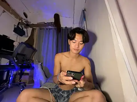 Snapshot of ur_little_secret chatting on 12-20-25, 03:59 ur little secret online show from 12-20-25, 03:59