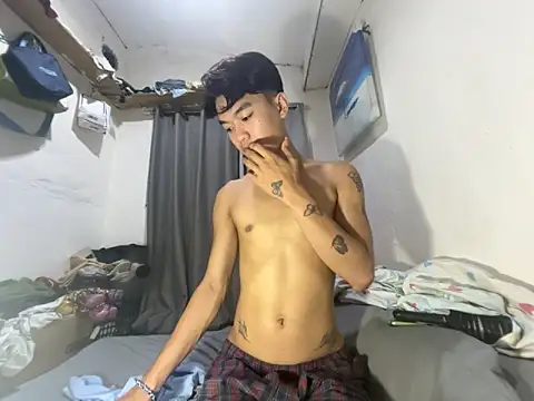 Snapshot of ur_little_secret chatting on 01-15-26, 09:23 ur little secret online show from 01-15-26, 09:23