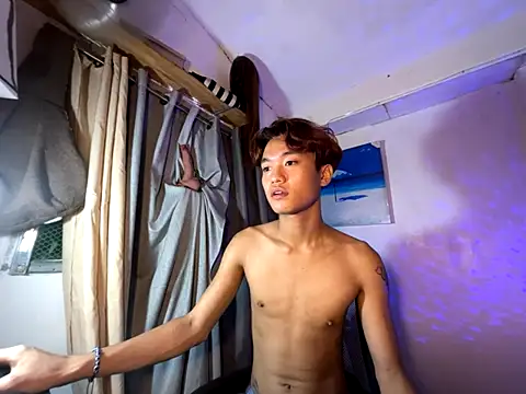 Snapshot of ur_little_secret chatting on 12-14-25, 01:49 ur little secret online show from 12-14-25, 01:49