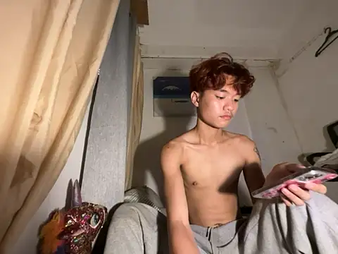 Snapshot of ur_little_secret chatting on 11-15-25, 05:44 ur little secret online show from 11-15-25, 05:44