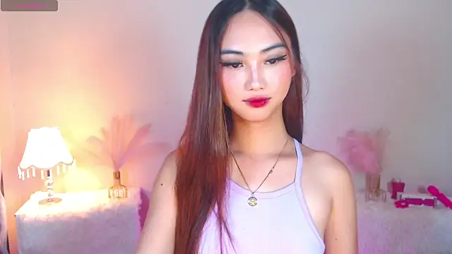 Kiah Wyatt online show from 11-12-25, 07:23