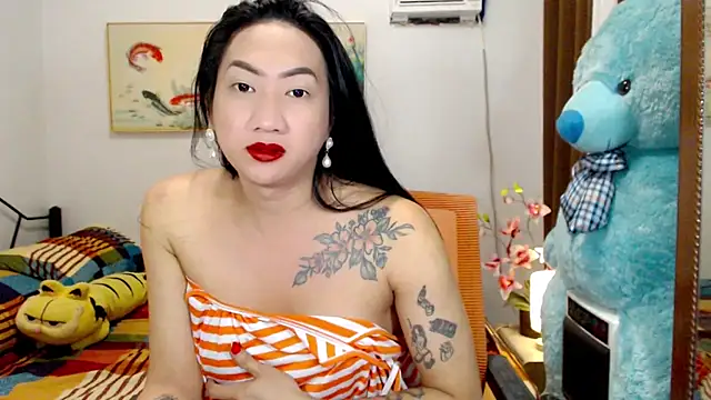 LovelyQueen69 online show from 11-18-25, 05:00