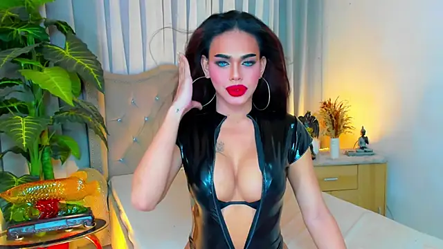 MochaliciousTransOnTop online show from 10-05-25, 06:53