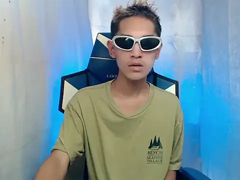 riks tyler online show from 12-20-25, 01:52