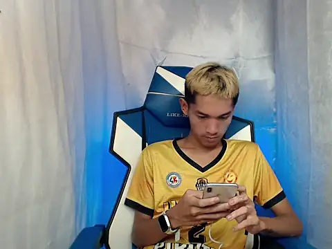 riks tyler online show from 12-19-25, 07:44