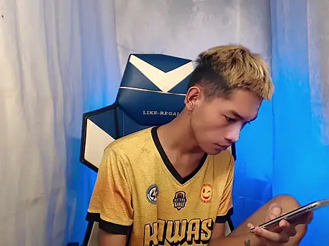 riks tyler online show from 12-18-25, 07:40