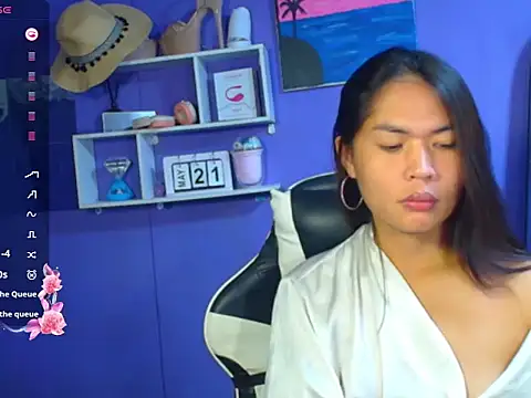 Snapshot of urgirljane chatting on 05-21-26, 06:00 urgirljane online show from 05-21-26, 06:00