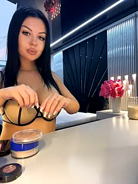 Snapshot of KenyaCruz chatting on 10-13-25, 06:31 KenyaCruz online show from 10-13-25, 06:31