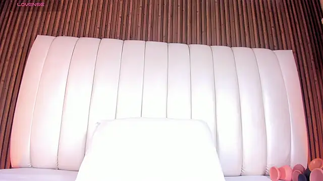 Snapshot of SandraMilerr chatting on 06-07-26, 04:18 SandraMilerr online show from 06-07-26, 04:18