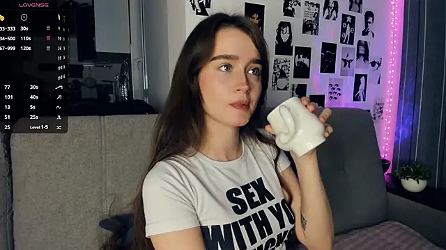 lovelyalivia online show from 11-27-25, 09:21