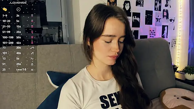 lovelyalivia online show from 12-17-25, 08:08