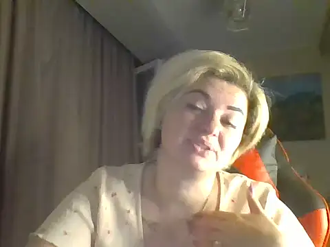 Snapshot of Wymini chatting on 09-13-25, 02:00 Wymini online show from 09-13-25, 02:00