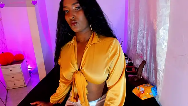 NAOMY COOPER online show from 10-28-25, 08:41