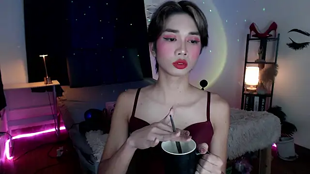 Lavictoriathegreat online show from 11-26-25, 06:08