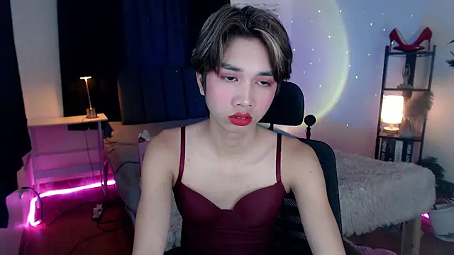 Lavictoriathegreat online show from 11-24-25, 06:19