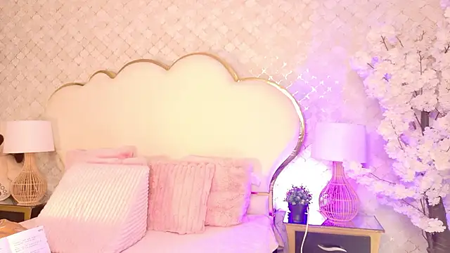 Mhia Sweet  online show from 02-24-26, 08:31