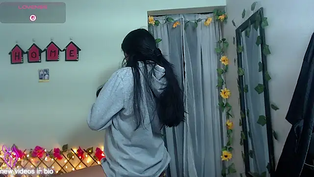 Snapshot of Angie_Lee01 chatting on 10-09-25, 11:22 Angie Lee01 online show from 10-09-25, 11:22