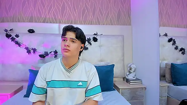 BenitoSaenz online show from 12-04-25, 12:37