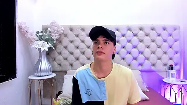 BenitoSaenz online show from 10-21-25, 03:39