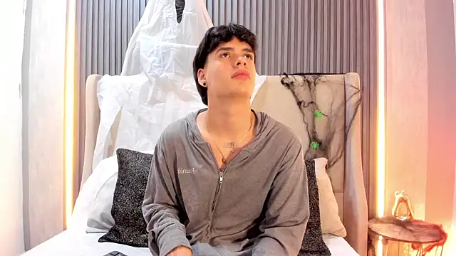 BenitoSaenz online show from 10-22-25, 03:39