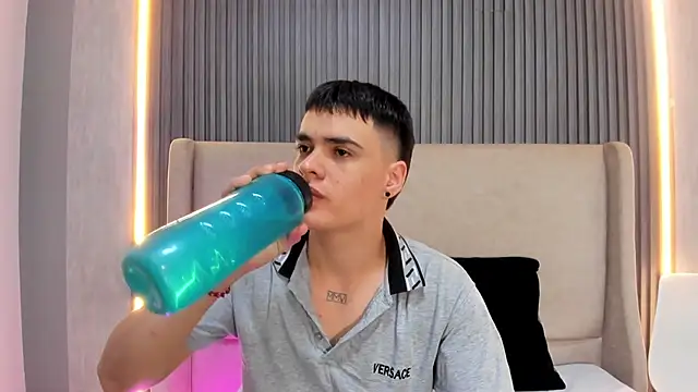 Snapshot of BenitoSaenz chatting on 03-01-26, 01:00 BenitoSaenz online show from 03-01-26, 01:00