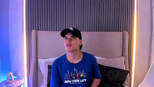 BenitoSaenz online show from 10-19-25, 03:53