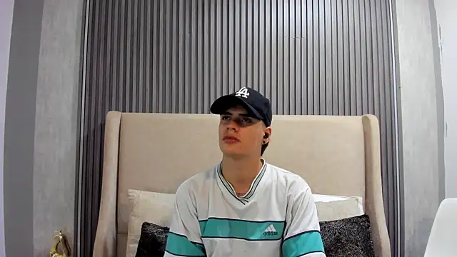 BenitoSaenz online show from 10-18-25, 03:52