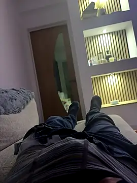 leroy9501 online show from 11-12-25, 01:10