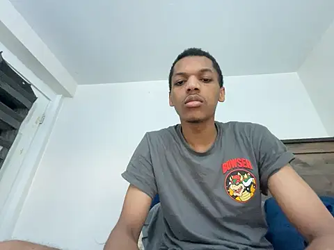 Snapshot of zeeeky_33deep chatting on 05-18-26, 05:23 zeeeky 33deep online show from 05-18-26, 05:23