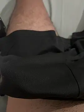 Lapampara0 online show from 10-31-25, 04:47