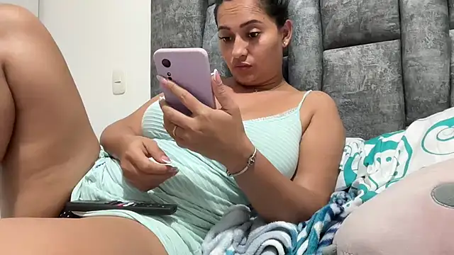 Sophia copper online show from 10-11-25, 04:35