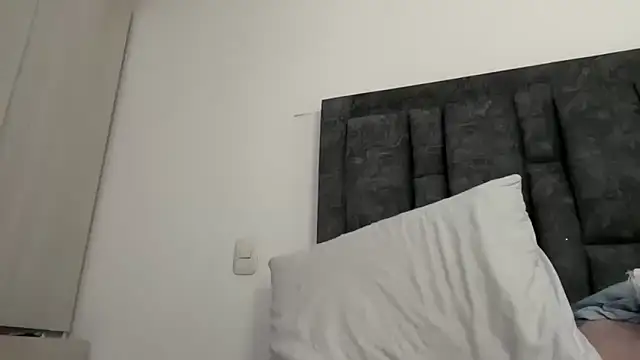 Sophia copper online show from 10-18-25, 03:41