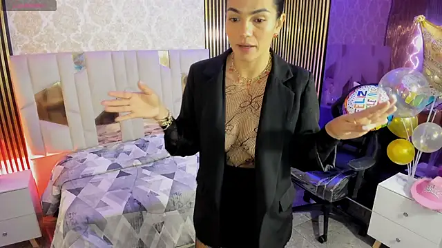 Snapshot of Rosalind_tay chatting on 10-15-25, 11:51 Rosalind tay online show from 10-15-25, 11:51