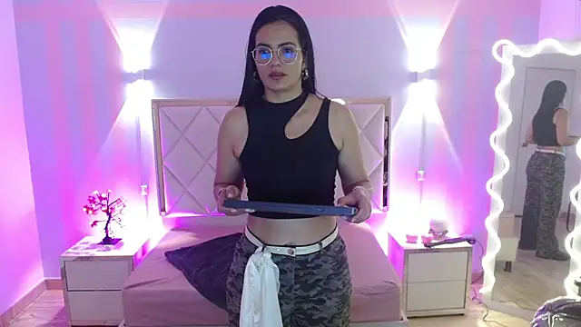 Snapshot of Rosalind_tay chatting on 03-18-26, 11:35 Rosalind tay online show from 03-18-26, 11:35