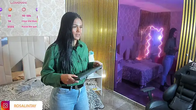 Snapshot of Rosalind_tay chatting on 09-17-25, 11:34 Rosalind tay online show from 09-17-25, 11:34