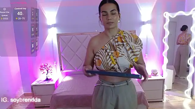 Snapshot of Rosalind_tay chatting on 03-06-26, 11:38 Rosalind tay online show from 03-06-26, 11:38