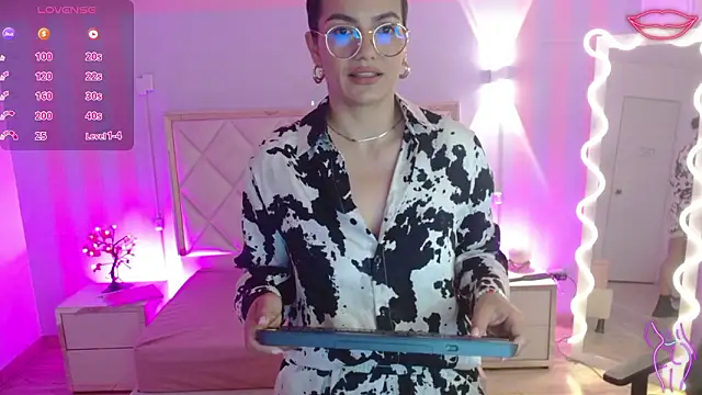 Snapshot of Rosalind_tay chatting on 03-19-26, 11:32 Rosalind tay online show from 03-19-26, 11:32