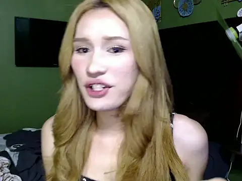 Snapshot of SerenaCortesi chatting on 09-15-25, 11:21 SerenaCortesi online show from 09-15-25, 11:21