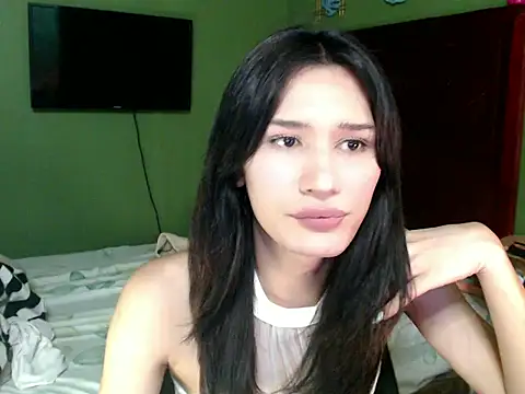 Snapshot of SerenaCortesi chatting on 10-26-25, 06:41 SerenaCortesi online show from 10-26-25, 06:41