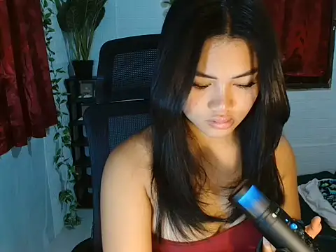 Snapshot of naughtyhothailey chatting on 06-24-26, 05:28 naughtyhothailey online show from 06-24-26, 05:28