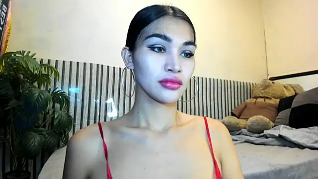 Snapshot of Ms_Monica chatting on 05-08-26, 08:29 Ms Monica online show from 05-08-26, 08:29