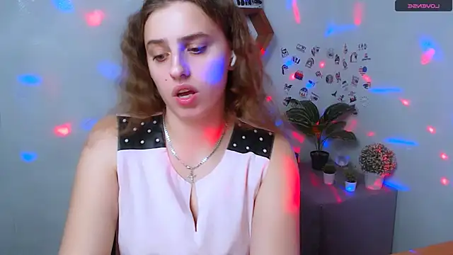 AmandaDimond  online show from 10-29-25, 01:32