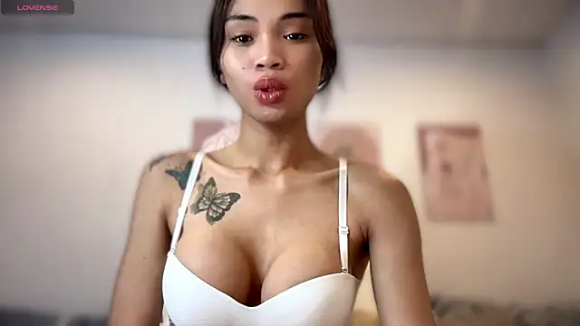 Snapshot of Angelfabxx chatting on 03-06-26, 10:27 Angelfabxx online show from 03-06-26, 10:27