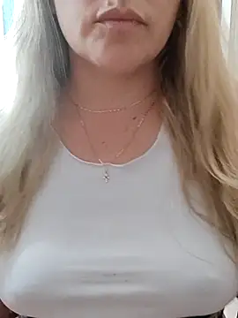 Snapshot of cameron_06 chatting on 02-09-26, 02:37 cameron 06 online show from 02-09-26, 02:37