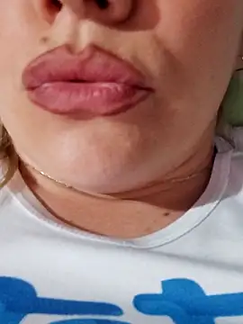 Snapshot of cameron_06 chatting on 02-06-26, 12:06 cameron 06 online show from 02-06-26, 12:06