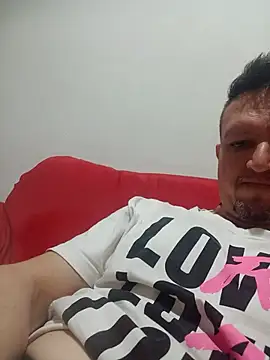 Snapshot of Suamulherfeliz chatting on 07-06-26, 10:11 Suamulherfeliz online show from 07-06-26, 10:11