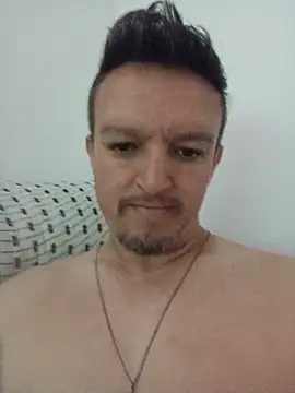 Snapshot of Suamulherfeliz chatting on 07-22-26, 10:06 Suamulherfeliz online show from 07-22-26, 10:06