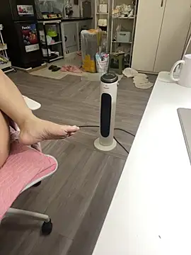 Snapshot of Mina048 chatting on 12-21-25, 05:53 Mina048 online show from 12-21-25, 05:53