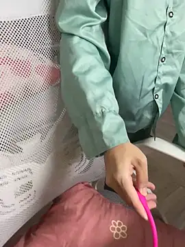 Snapshot of Mina048 chatting on 11-08-25, 02:15 Mina048 online show from 11-08-25, 02:15